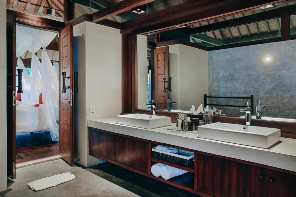 One Bedroom Stunning Suite Twin Room #V159 Vacation rental in Tampaksiring