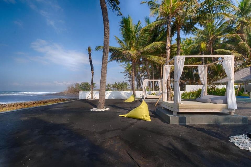 Luxury 5 BR Pool Villa @BeachFront #V88 Villa in Blahbatuh