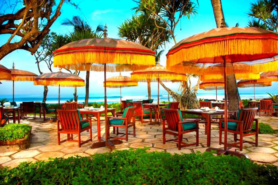 Luxury 1 BR Villa with Garden View #R19 Villa in Kuta