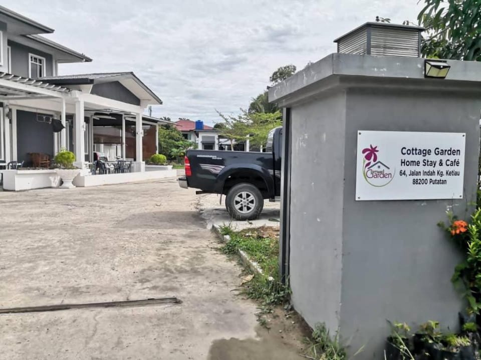 Putatan Houses Vacation rental in Kota Kinabalu