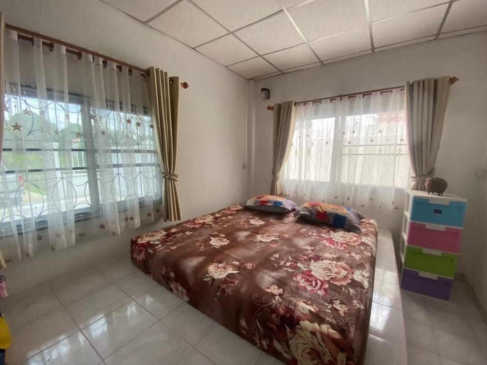 White house khaokho Vacation rental in Laos