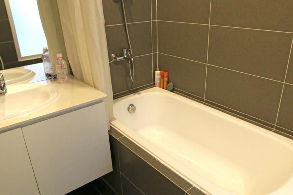 M- HService Apartment with super space and bathtub Apartment in Ho Chi Minh City