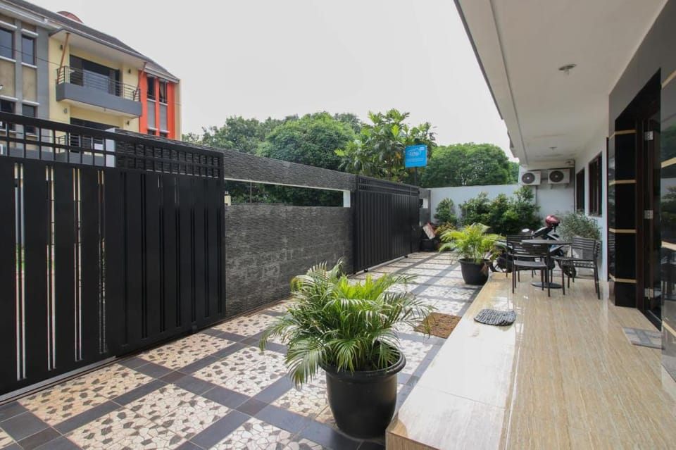 Aira Rooms BSD Hotel in West Java
