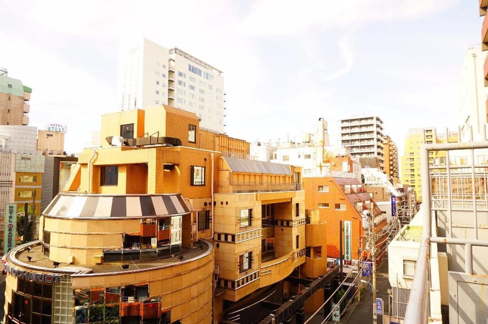 Central of SHINJUKU!! Perfect location!!Free WiFi Apartment in Shinjuku