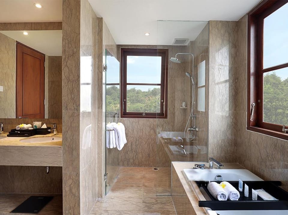 Stunning 1 BR Deluxe Room Pool view #L256 Vacation rental in Bali