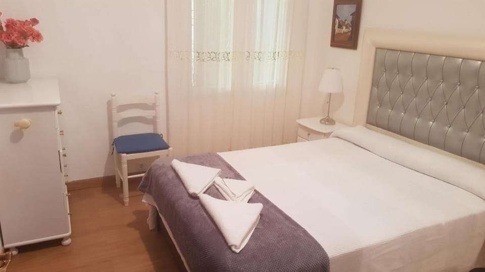Tony -Pool, individual house,sea and mountain view Villa in Benalmadena