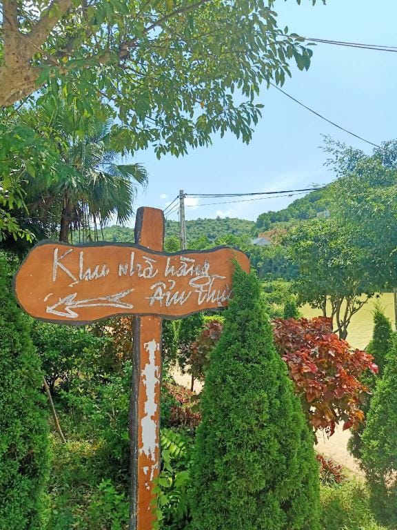 Villa hướng hồ, bể bơi chung, BBQ sân vườn Villa in Laos