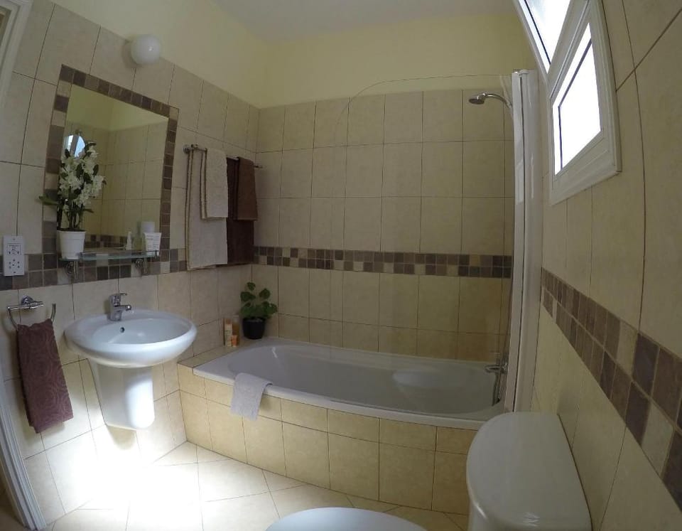 Kato Paphos Suites, 1-Bedroom Apartment with Pool Apartment in Paphos
