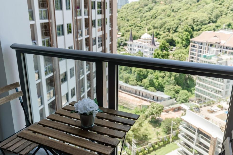 Premium Luxury 20F 10 min Walking Street 4PAX Apartment in Pattaya City