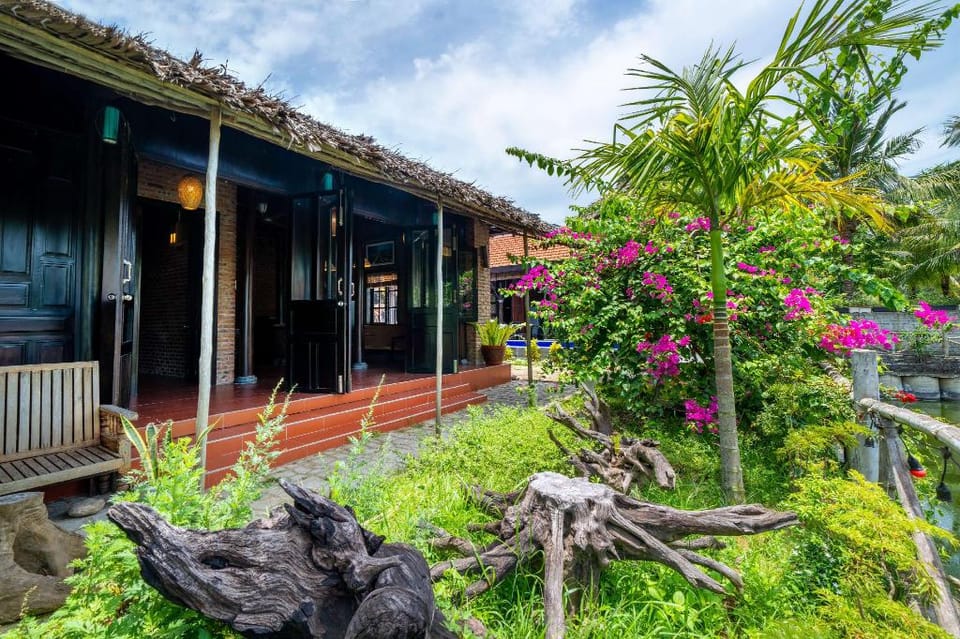 Entire villa resort lake view with pool & garden Villa in Hoi An