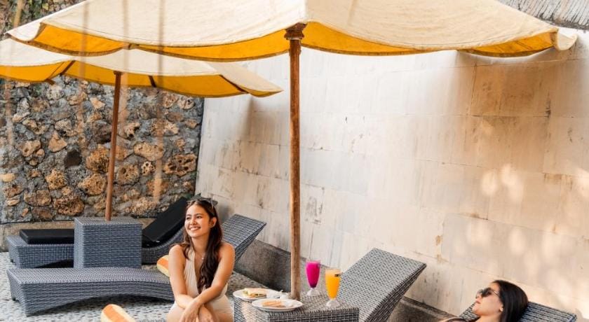Yoki's Bungalows Bed and Breakfast in Pujut