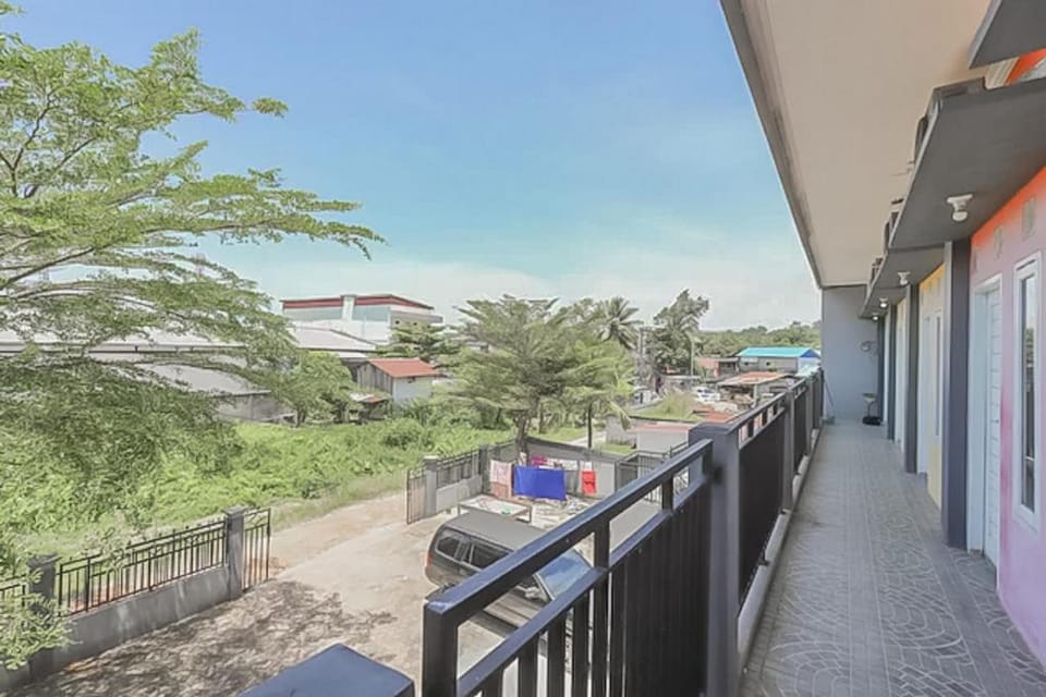 RedDoorz @ Pelangi Guest House Balikpapan Hotel in Indonesia