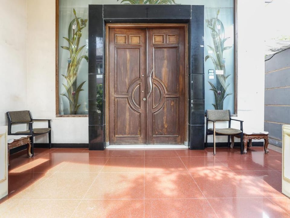 OYO 3759 Delima Guest House Syariah Hotel in Indonesia