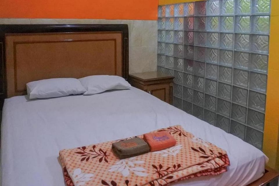 Homestay Gayatri Sawojajar near Univ Negeri Malang Kampus 2 Mitra RedDoorz Hotel in East Java