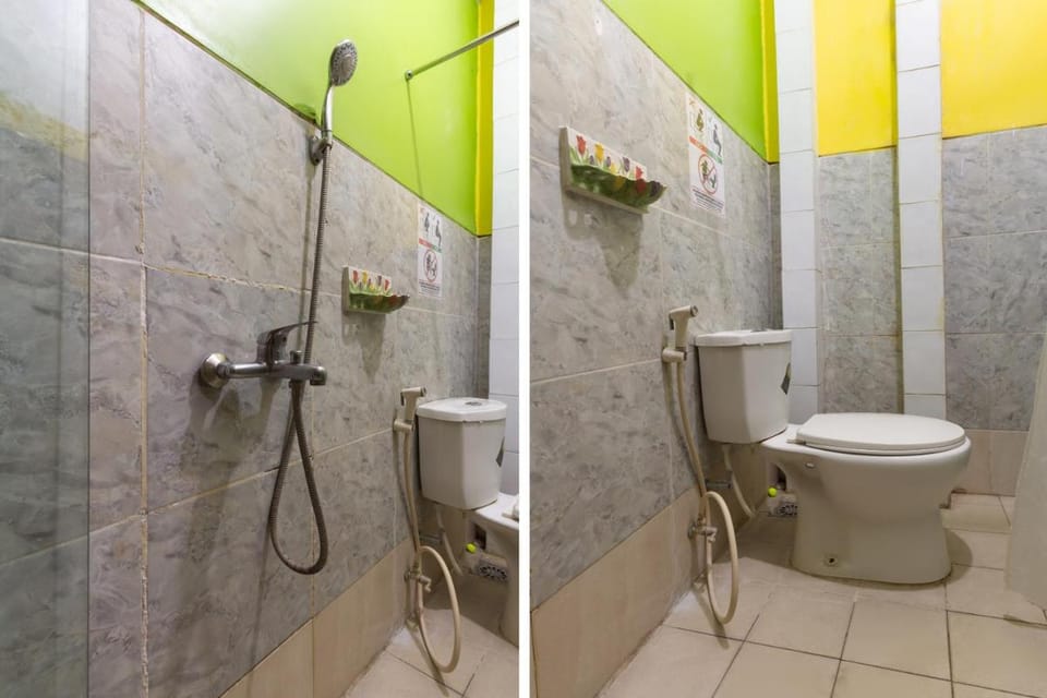 Homestay Gayatri Sawojajar near Univ Negeri Malang Kampus 2 Mitra RedDoorz Hotel in East Java