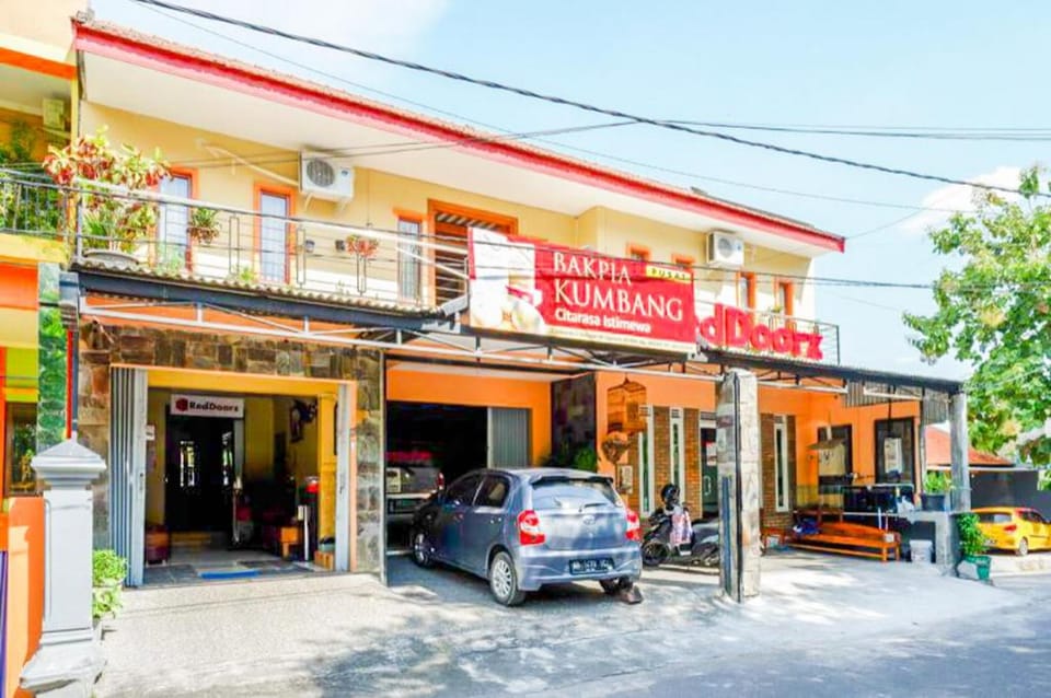 RedDoorz near XT Square 3 Hotel in Yogyakarta