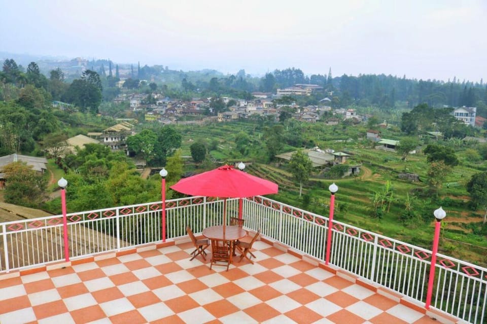 Villa Lantai 2 B Villa in Cisarua