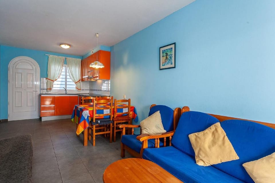 Apartment near the beach with a huge terrace patio, wifi and parking Apartment in Fuerteventura