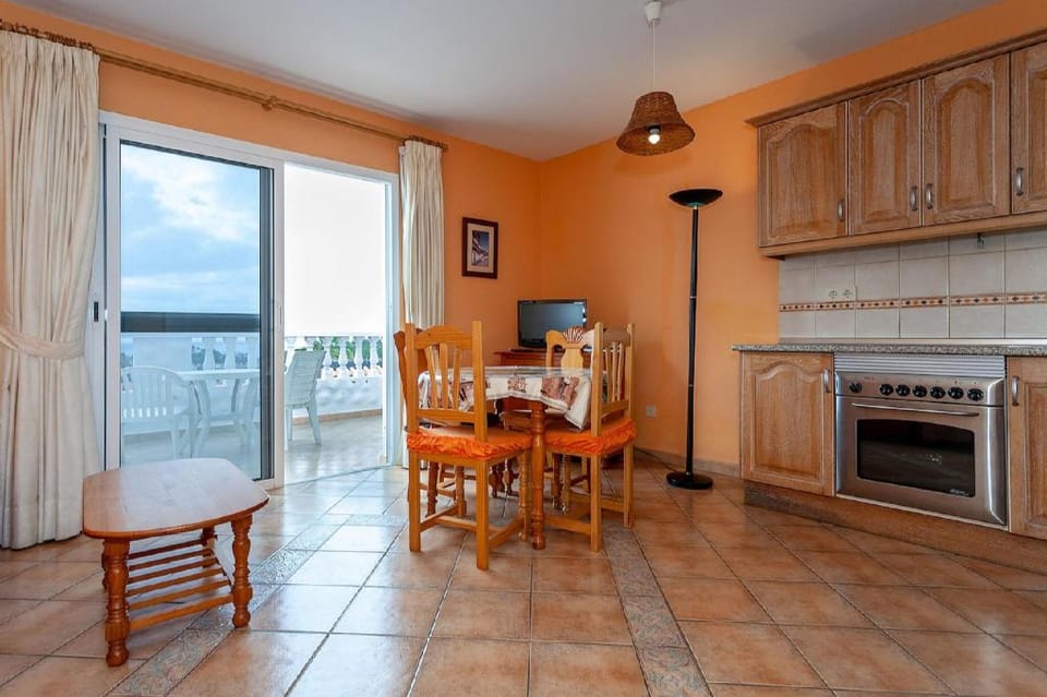 Apartment near the beach, big terrace with nice sea views, wifi and parking Apartment in Fuerteventura