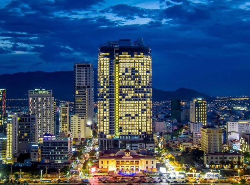OCEAN-VIEW LUXURY CONDO-TEL/ BEACH CENTRAL LOCATED Apartment in Nha Trang