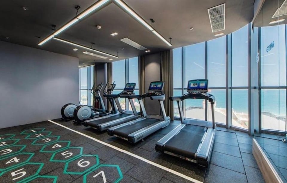OCEAN-VIEW LUXURY CONDO-TEL/ BEACH CENTRAL LOCATED Apartment in Nha Trang
