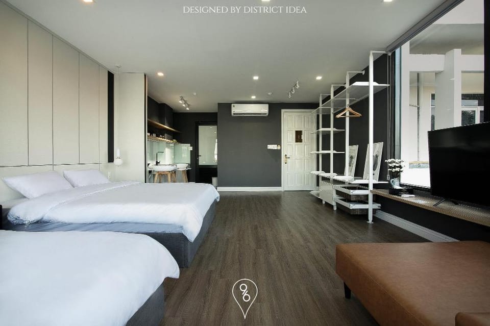 Modern Riverfront Balcony Apartment Apartment in Da Nang