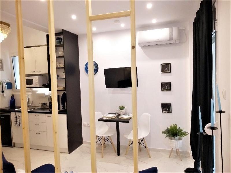 Home4U-3 Apartment in Athens