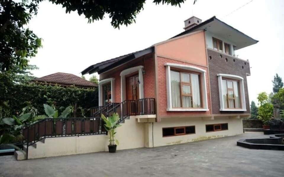 The Aromatic Garden Camp Villa in West Java