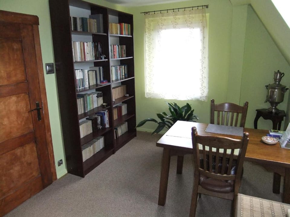 If you want to explore Lower Silesia, Sunny Apartment is the perfect location Apartment in Lower Silesian Voivodeship