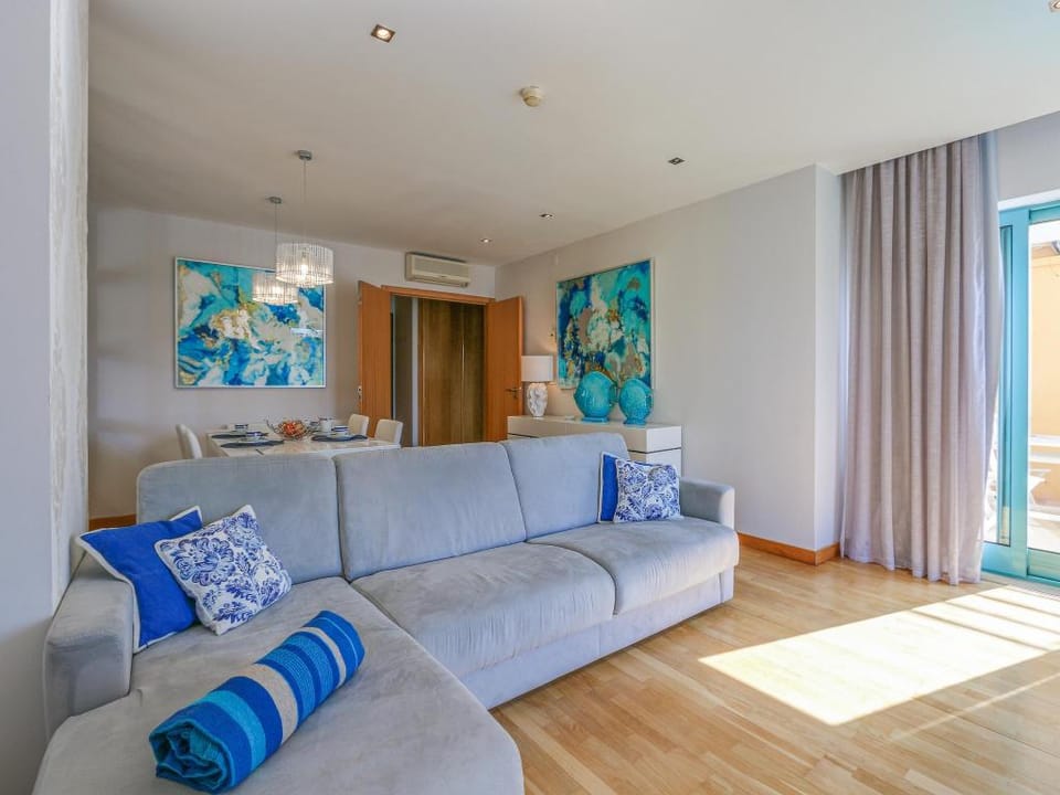 Luxury 1 Bedroom, Apartment Marina de Albufeira near Old Town Apartment in Guia
