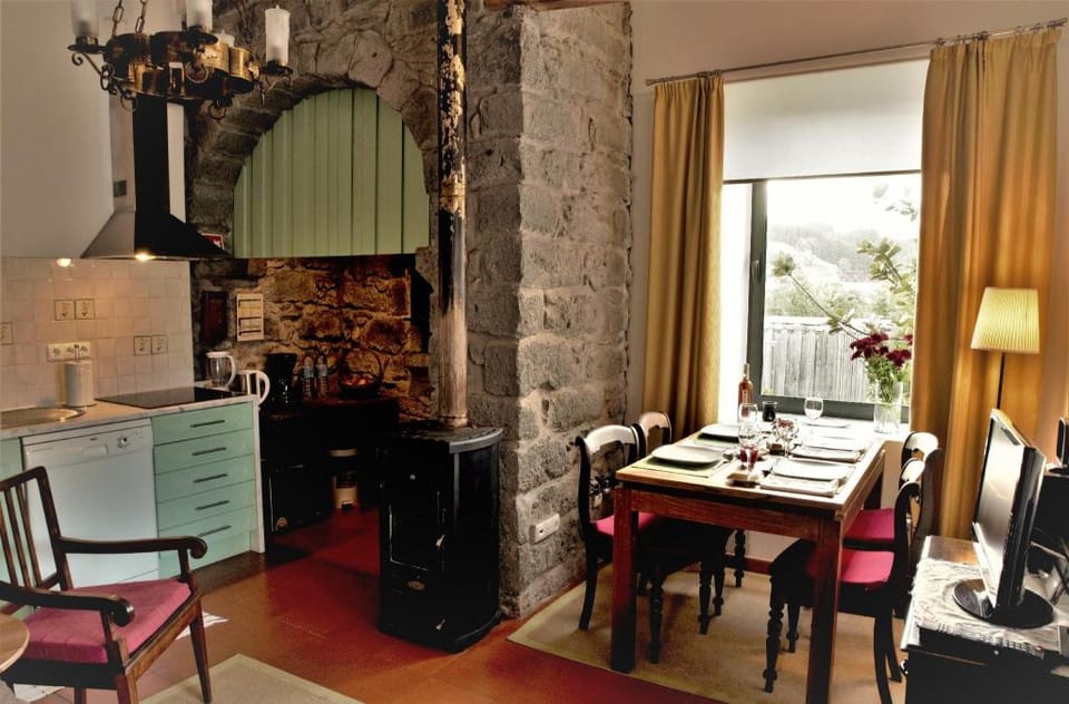 Holiday cottage rental with shared pool, sea and mountain view Vacation rental in Azores District