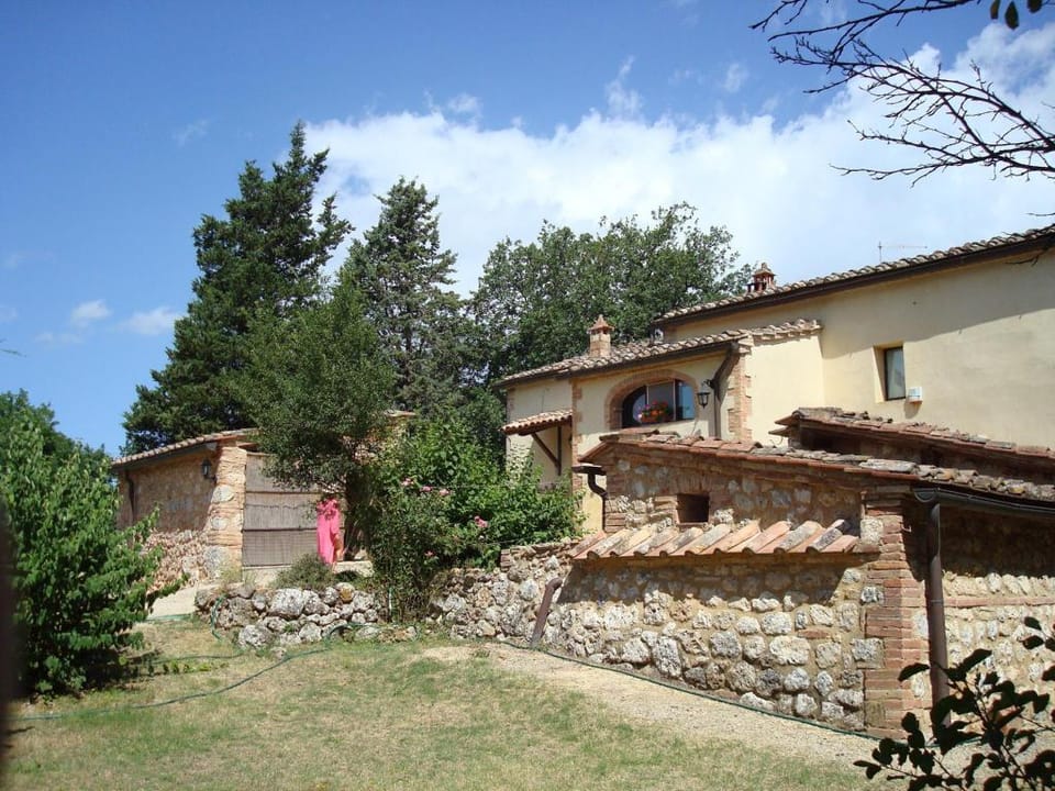 Idyllic old charming Cottage near Siena 10 km Villa in Tuscany