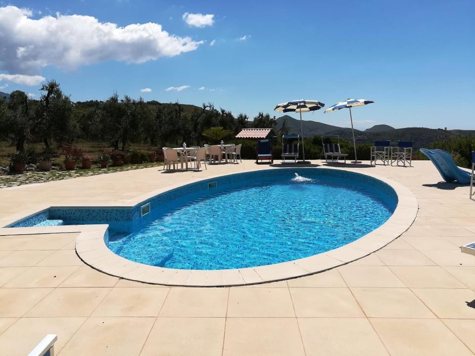 Holiday resorts for 10 persons, with swimming pool, wifi and air conditioner Villa in Lazio