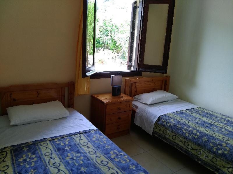 Clean, spacefull appartment with veranda n garden Villa in Lasithi