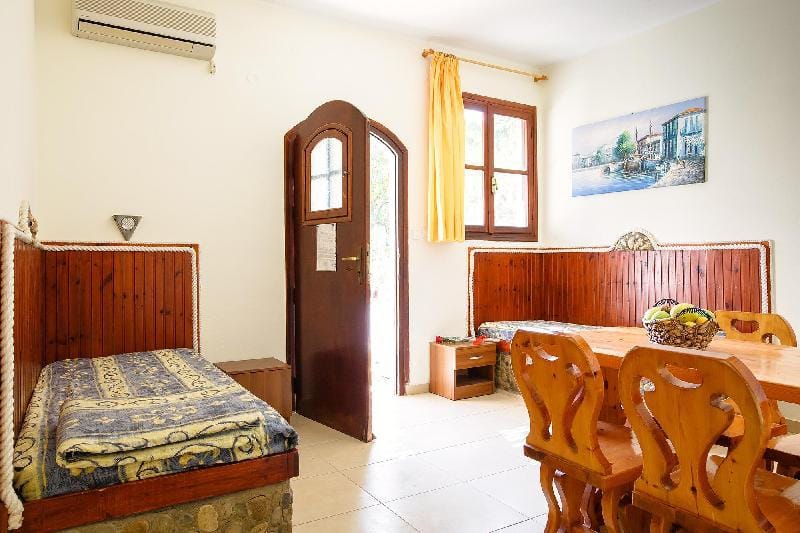 Ideal place for family near the beach with garden Villa in Lasithi