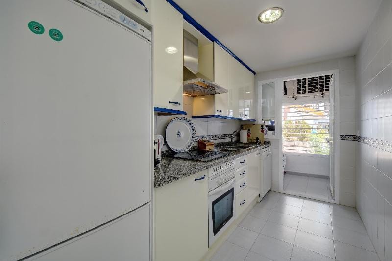 Apartment on the beach, Puerto de La Duquesa Apartment in Costa del Sol