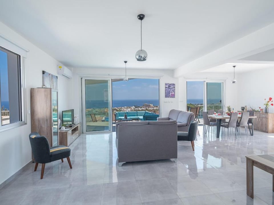 Villa Clea,stunning 4bdr Protaras Villa, Seaviews Villa in Protaras