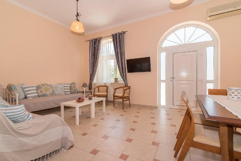 luna Rossa Beachfront Apartment Apartment in Zakynthos