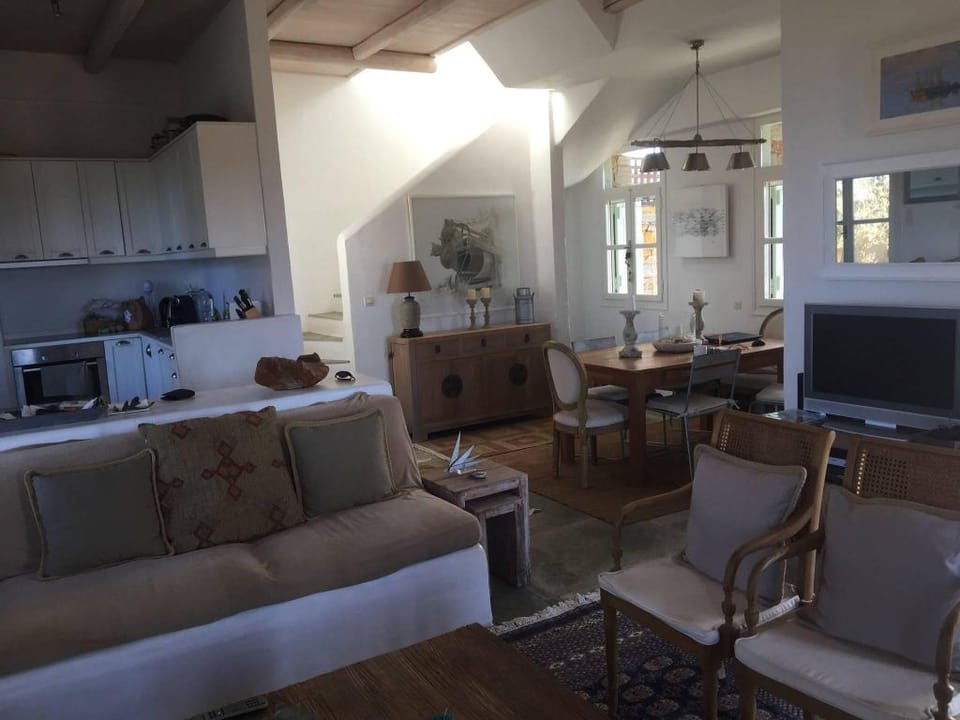 The Hill Top Cottage House In Kea Villa in Kea-Kythnos