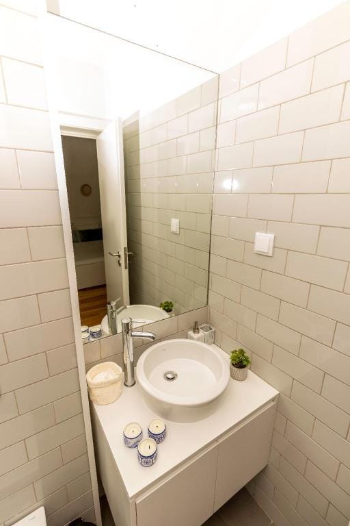 Guest H4U - Porto Batalha City Center Apartment in Porto