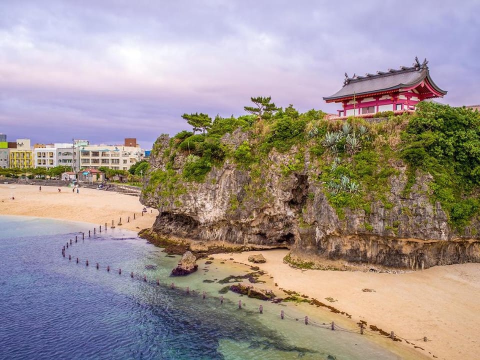 Kariyushi Condominium  GRANDSTAY Asahibashiekimae Apartment in Naha