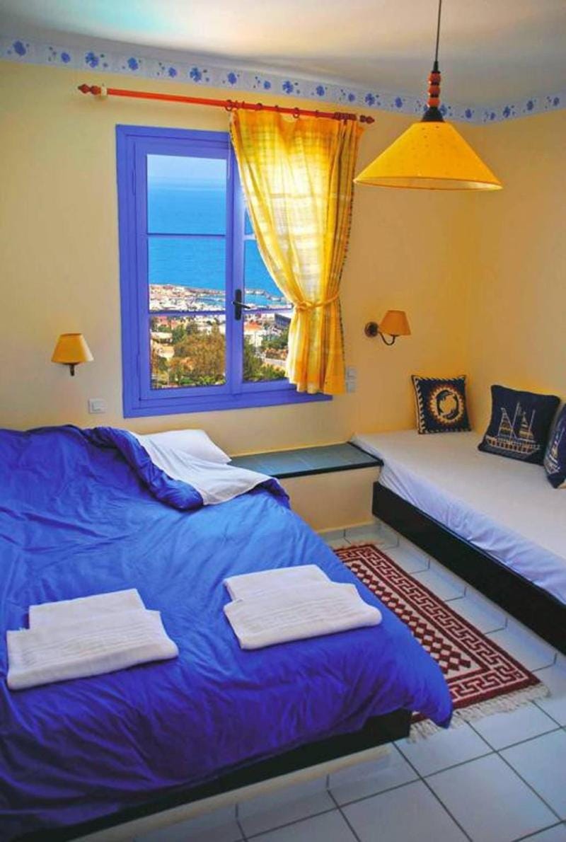 Magnificent Views Suite Apartment in Piskopiano