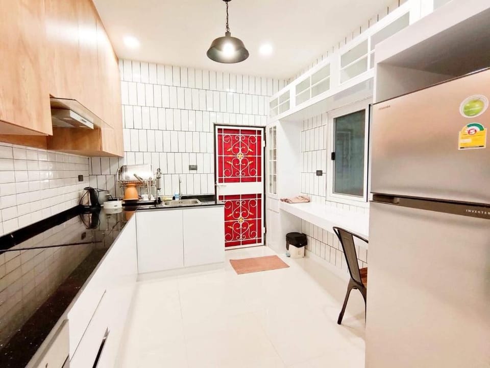 Family private pool villa la ibiza Villa in Pattaya City