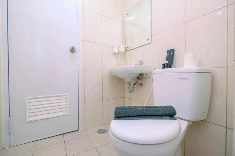 Cozy 2BR Springlake Summarecon Bekasi By Travelio Apartment in West Java