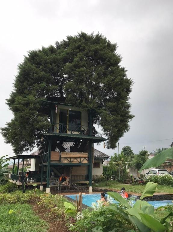 Villa Rumah Pohon Villa in Cisarua