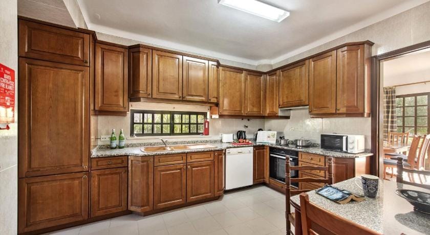 Ideal Villa for Fantastic Family Holidays Villa in Quarteira