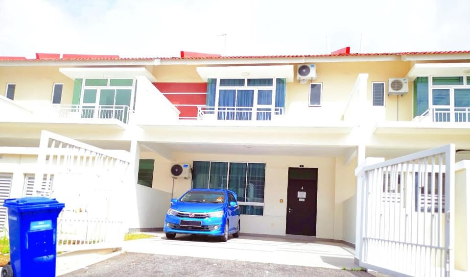 Be GogoCozyDesaru House4O4 WaterPark(Unifi)16pax Vacation rental in Johor