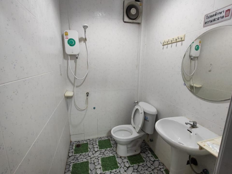 Chaytung resort Vacation rental in Chon Buri Changwat
