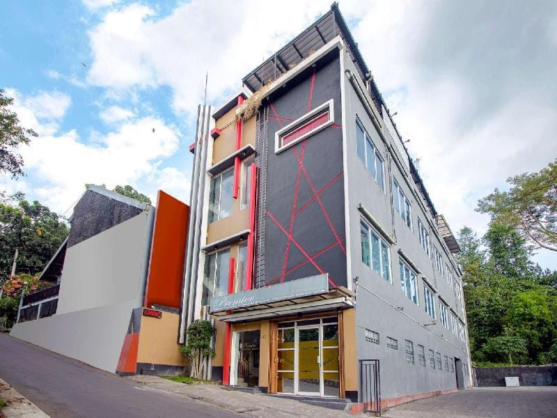 Premier Guest House Jogja Vacation rental in Special Region of Yogyakarta