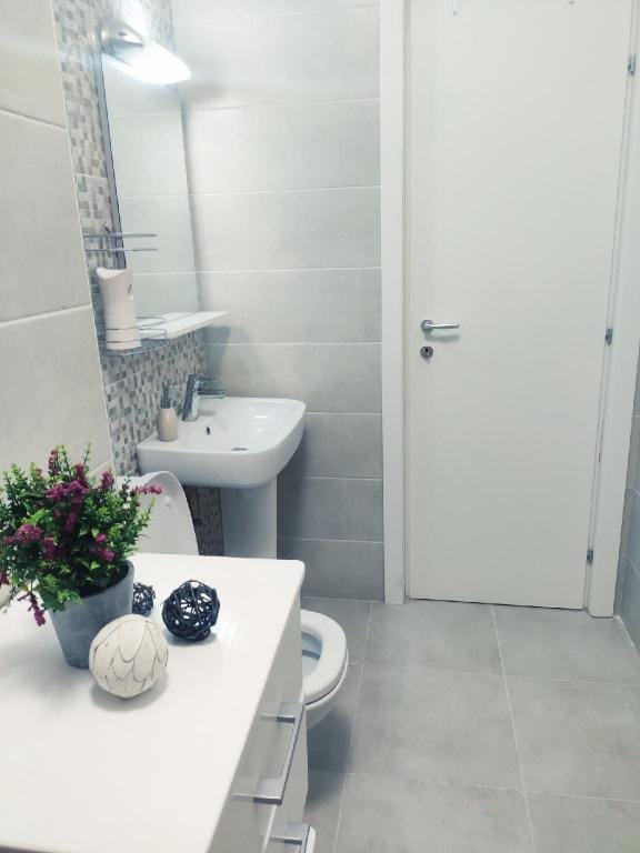 Liv  Modern Studio -80 m from beach Apartment in Constanța County